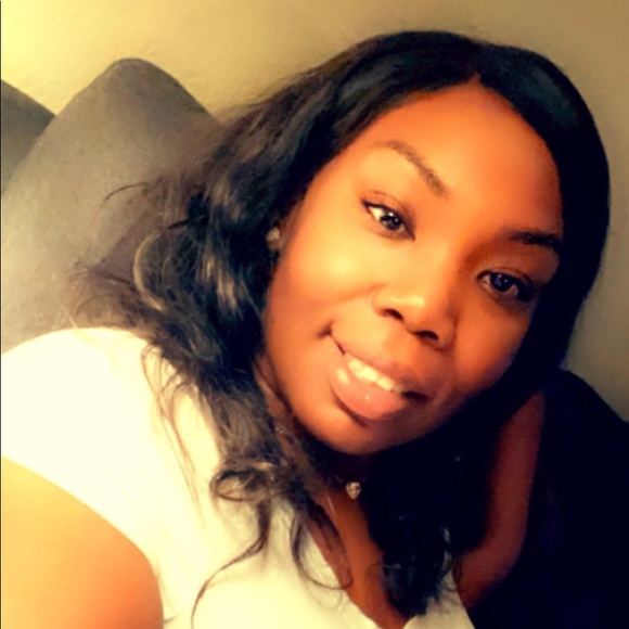 Meet your Posher, Britney - Picture 1 of 1